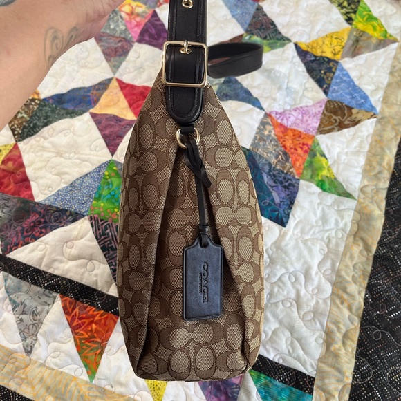 Signature jacquard Coach crossbody - Picture 8 of 13